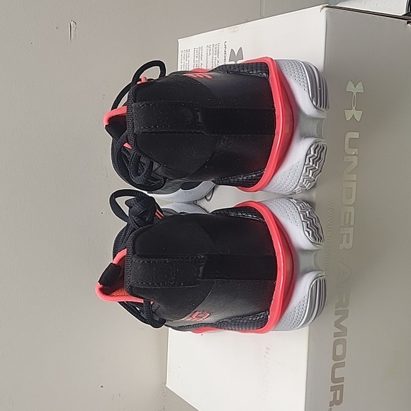 Under Armour GS Curry 7 Kids Basketball Shoes Steph Curry 3022113 001 size 4Y - Picture 3 of 5